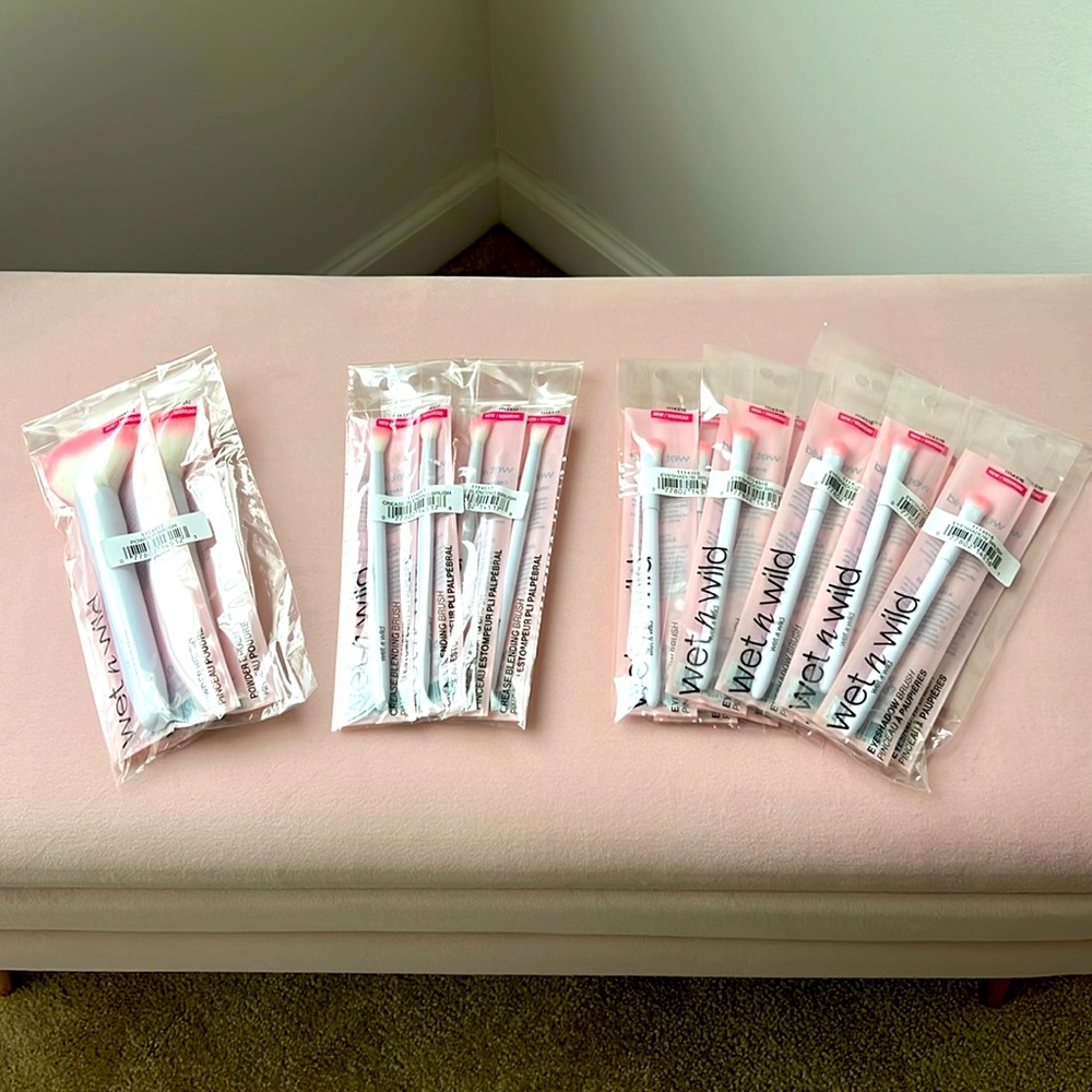 WET N WILD BRUSHES! NEW!